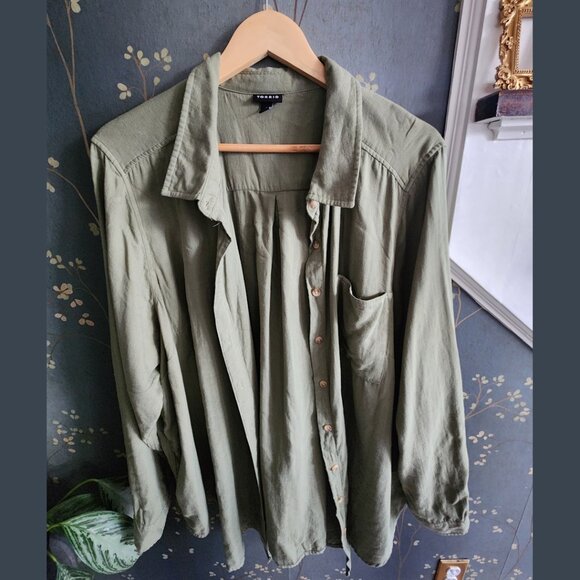 Buttoned Shirt by Torrid, green, size 3 - Picture 1 of 5